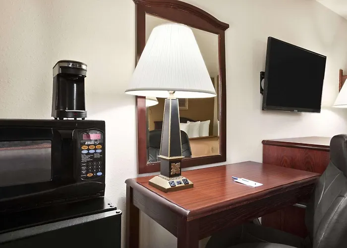 Travelodge By Wyndham La Porte/Michigan City Area