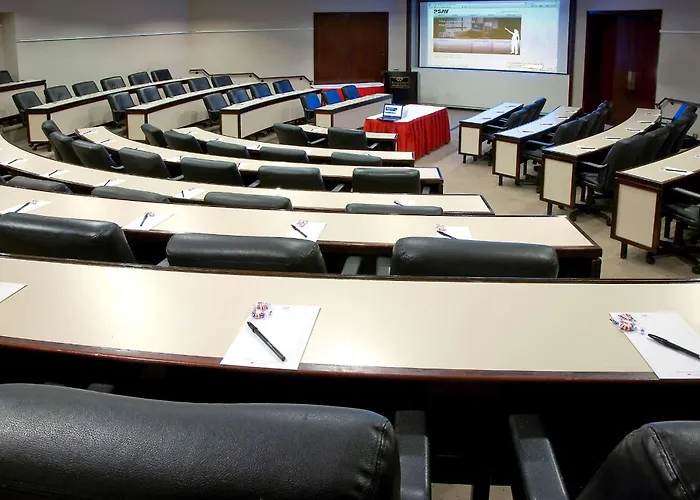 Doubletree Suites By Hilton Hotel & Conference Center Chicago-Downers Grove