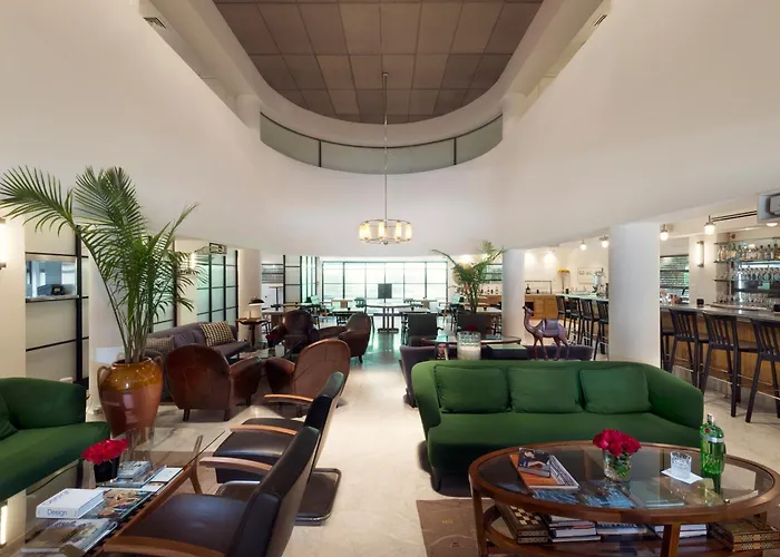 Lily & Bloom Boutique Hotel