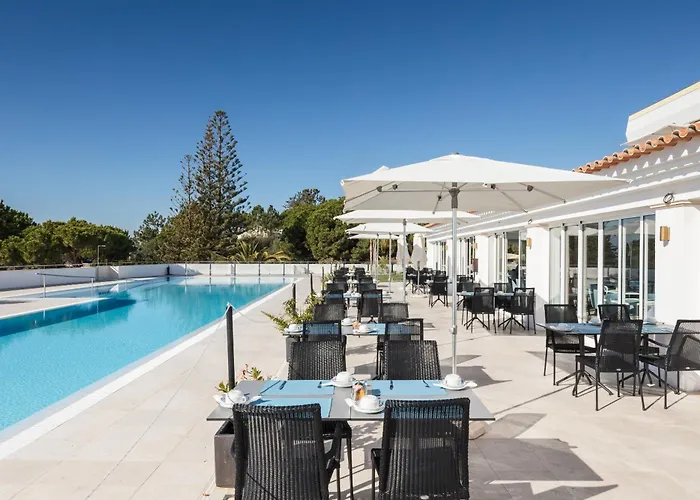 Dona Filipa Hotel Almancil