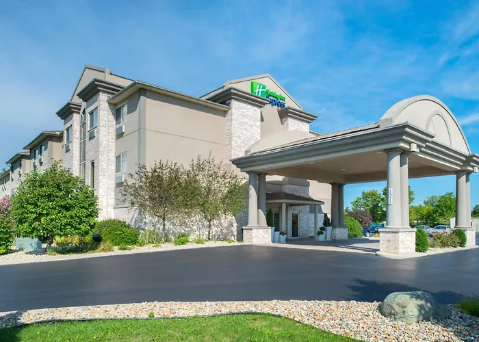 Bucyrus Hotels