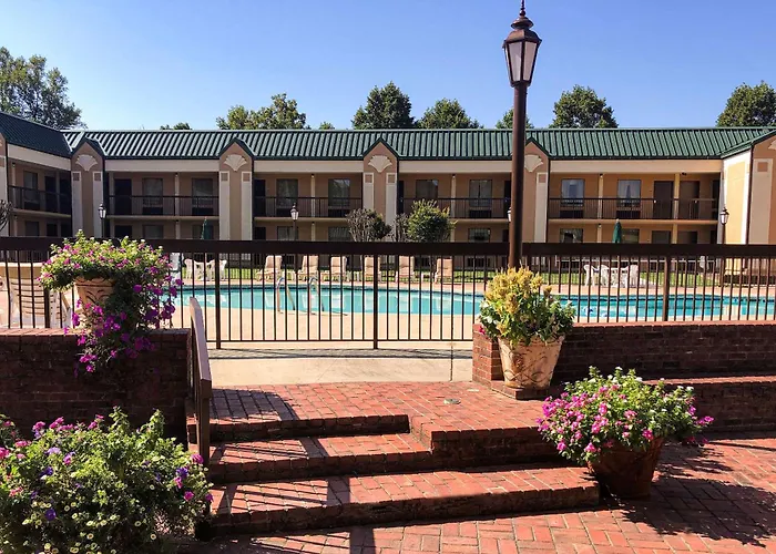 Quality Inn Morganton Southeast
