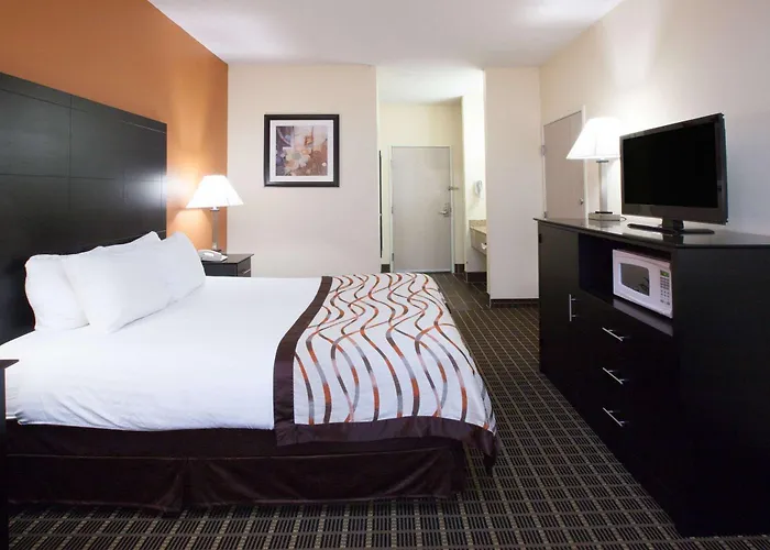 Baymont By Wyndham South Haven Hotel