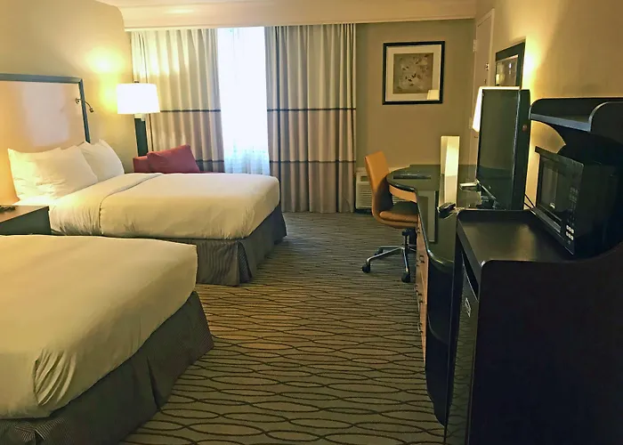 Woodcliff Lake Hotels