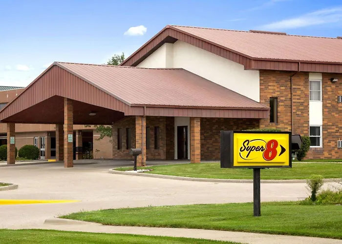Super 8 By Wyndham Tuscola