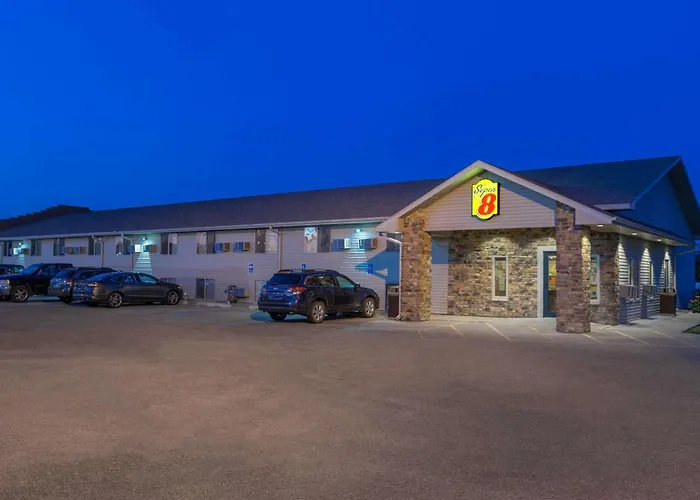 Super 8 By Wyndham Kearney