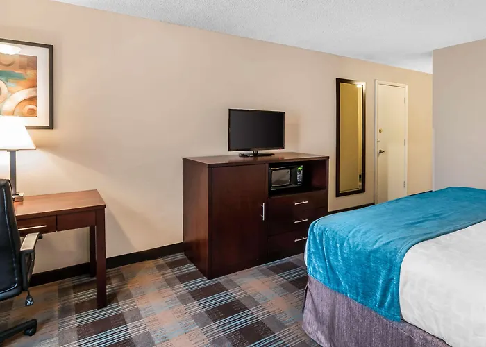 Clarion Inn Near Jblm Tacoma