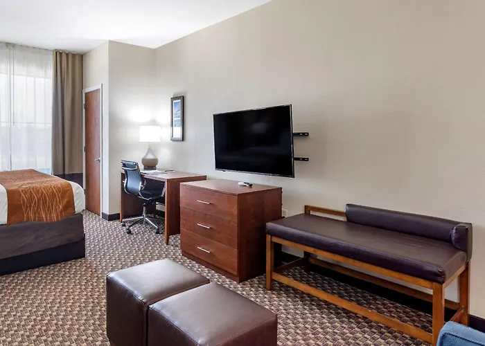 Atoka Hotels