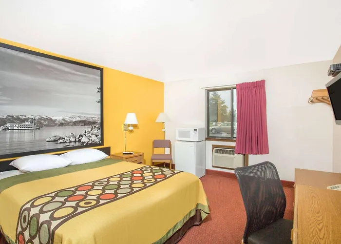 Super 8 By Wyndham Elko Hotel