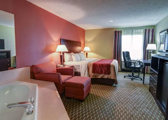 Quality Inn & Suites Pine Bluff