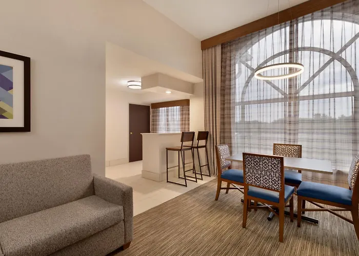 Holiday Inn Express & Suites Auburn - University Area By Ihg
