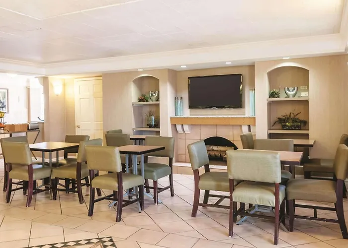 La Quinta Inn By Wyndham New Orleans West Bank / Gretna