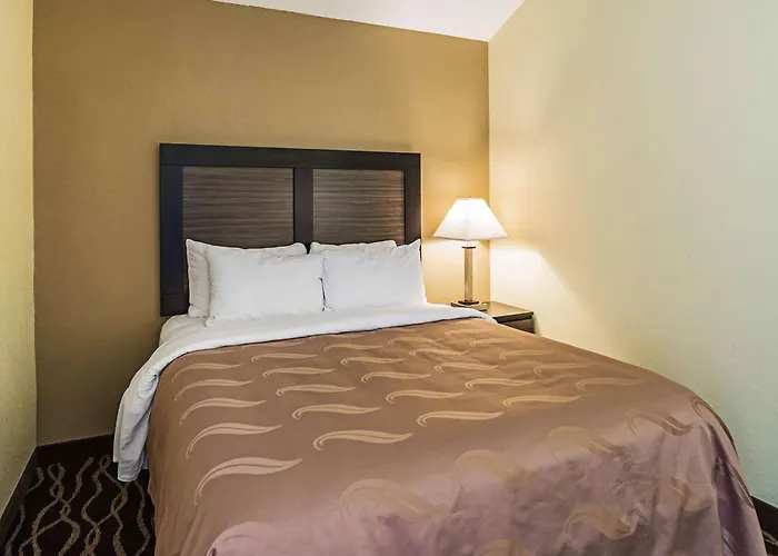 Frostburg Hotels