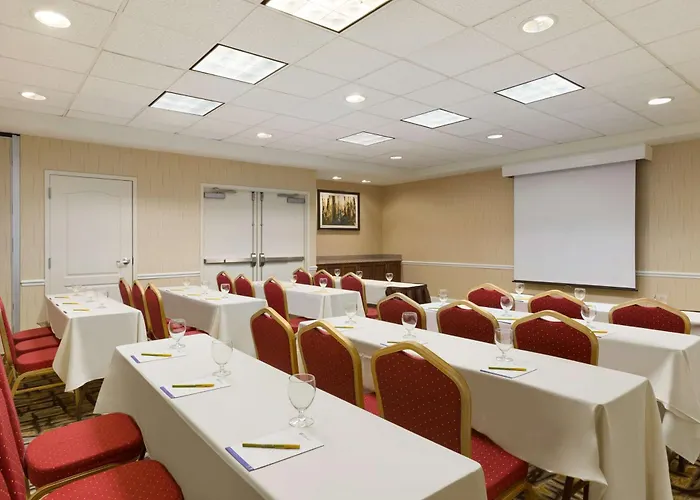 Hilton Garden Inn Shelton