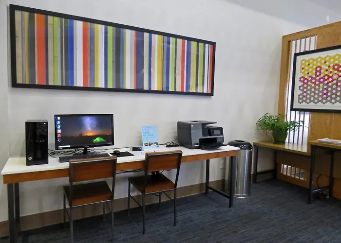 Holiday Inn Express Hotels & Suites Burlington By Ihg