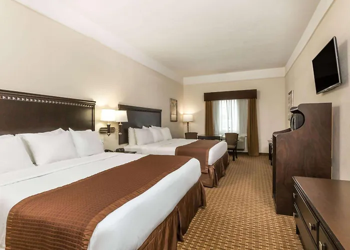Baymont By Wyndham Galveston Hotel