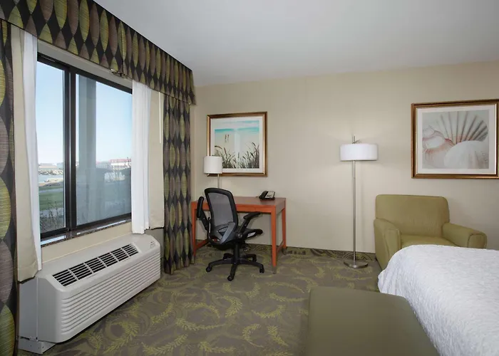 Hampton Inn & Suites Astoria