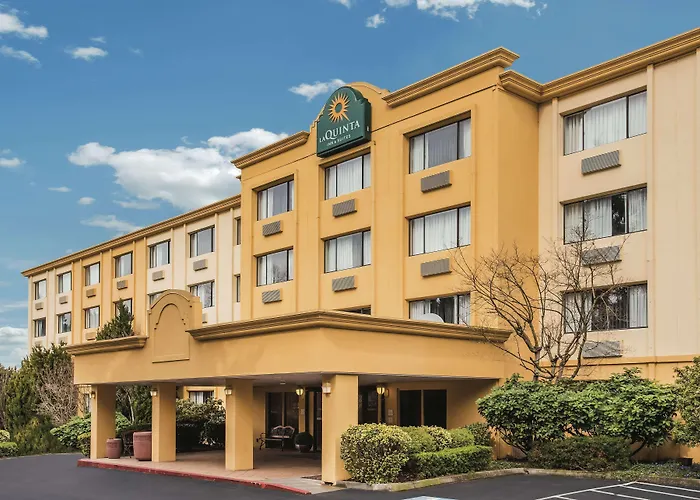 La Quinta By Wyndham Seattle Bellevue / Kirkland Hotel