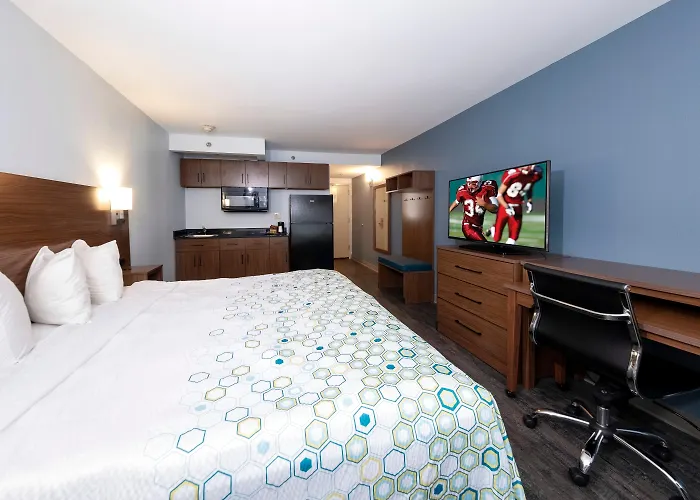 Red Roof Inn & Suites Wilmington - New Castle