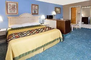 Super 8 By Wyndham Freeport Hotel