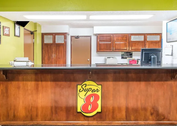 Super 8 By Wyndham Harlingen Tx Hotel