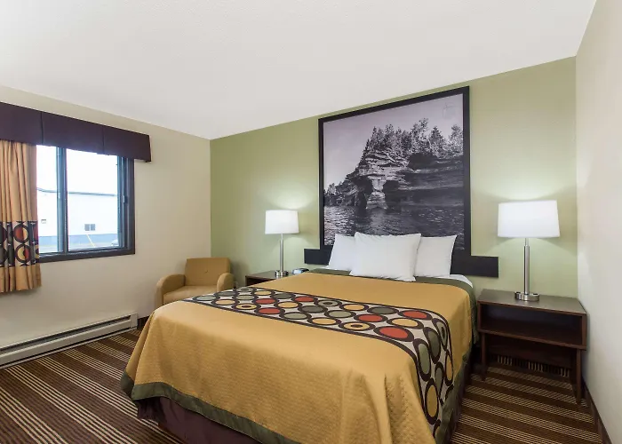 Super 8 By Wyndham Eau Claire I-94 Hotel