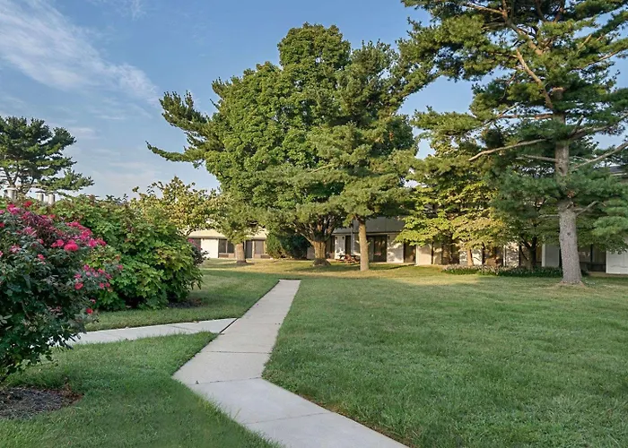 Quality Inn & Suites Skyways New Castle
