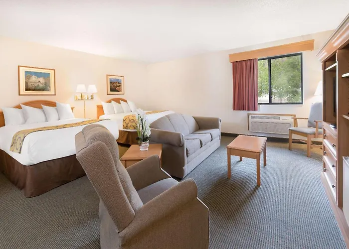 Baymont By Wyndham Hot Springs