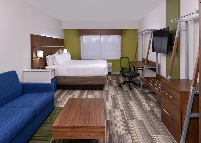 Holiday Inn Express & Suites Raleigh Ne - Medical Ctr Area By Ihg
