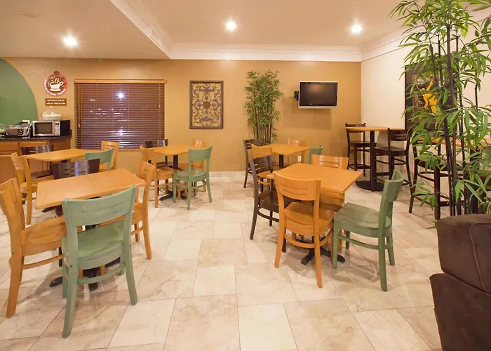 Americinn By Wyndham Johnston Des Moines Urbandale