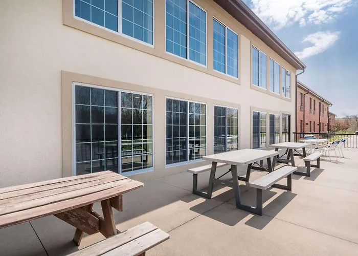 Americinn By Wyndham Johnston Des Moines Urbandale