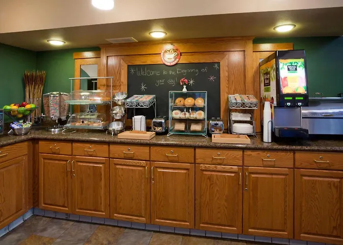 Thief River Falls Hotels