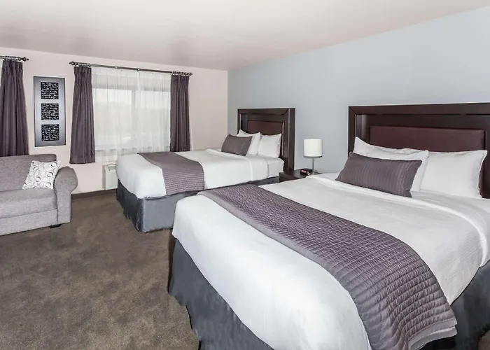 Baymont By Wyndham Glenview Hotel