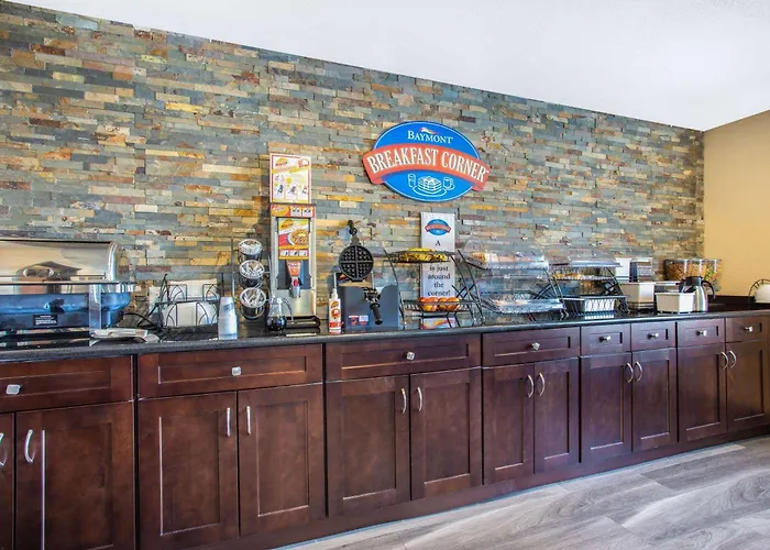 Baymont By Wyndham Joliet Hotel