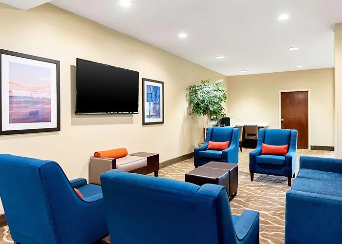 Comfort Inn & Suites Pine Bluff