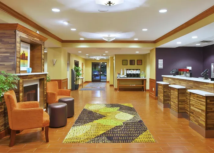 Hampton Inn Commerce/Novi