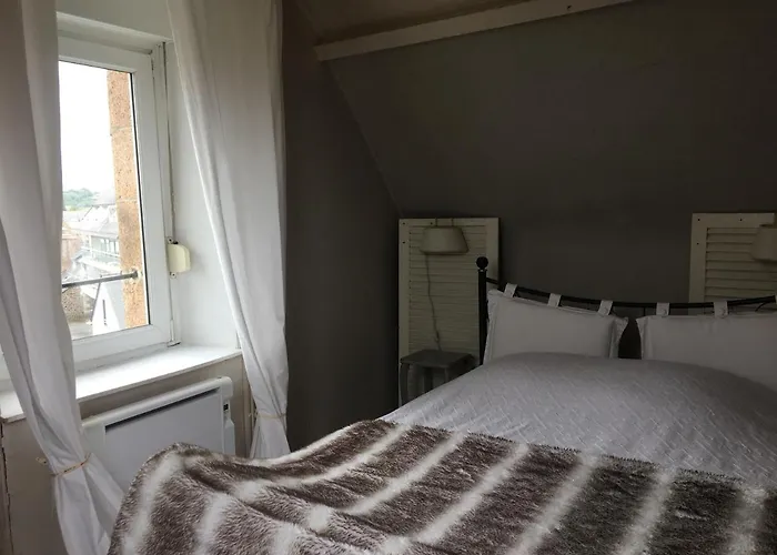 Chambre Vue Mer Dans Maison, Perros-Guirec