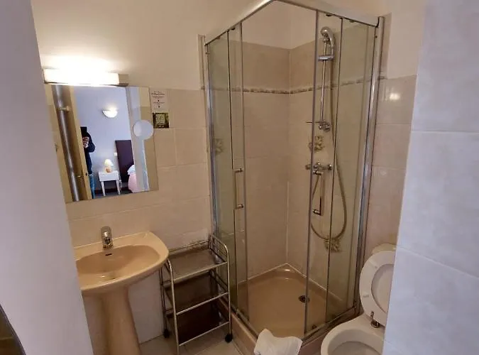 Astaffort Hotels