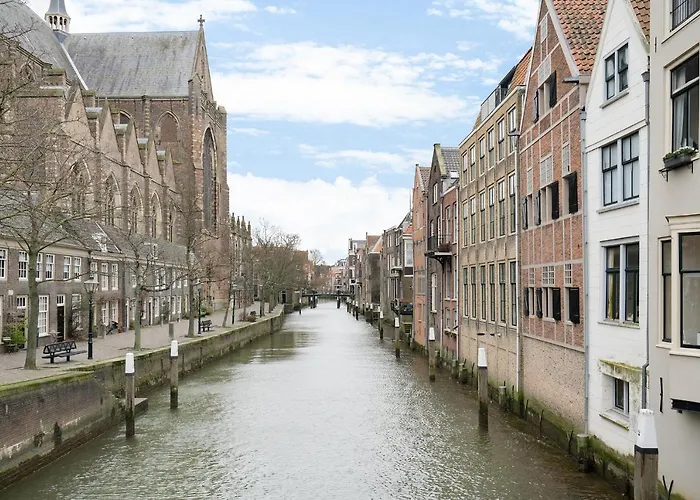 Voorstraat-Straatzicht Boven