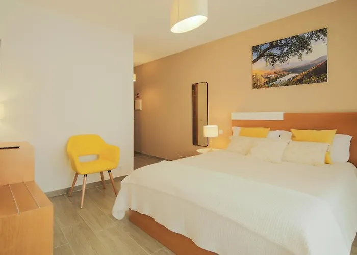 Casa Dos 4 Caminhos - Guest House Douro Peso da Régua