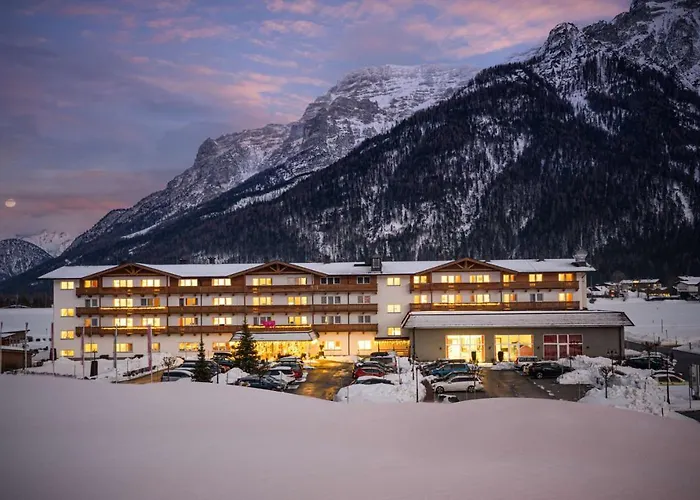 Kuhotel Steinplatte, Trademark Collection By Wyndham Waidring
