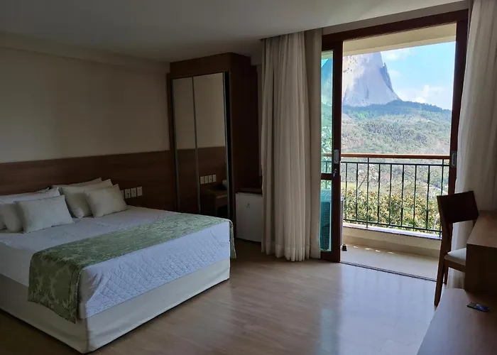 Vista Para Pedra Azul E Tv De 85"