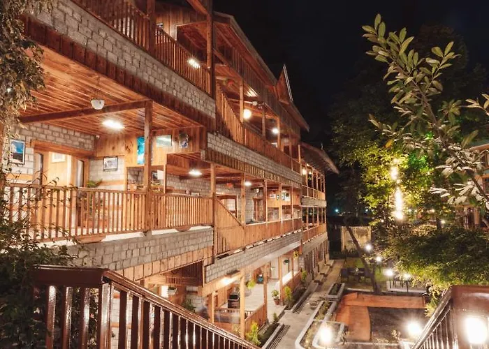 Hotels in Manāli
