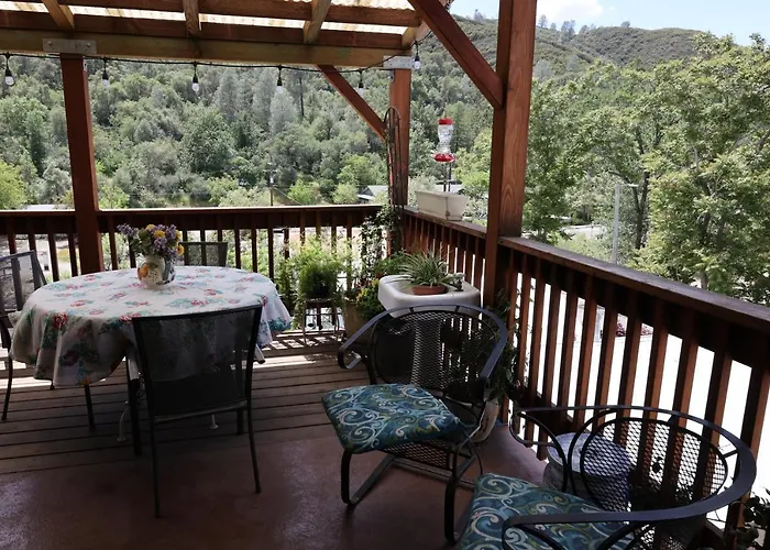 Mariposa Hotel Inn