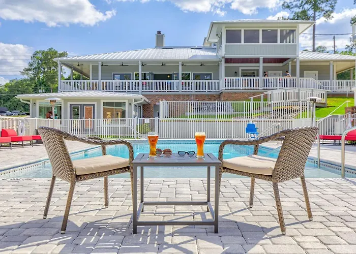 Seven Hills Suites