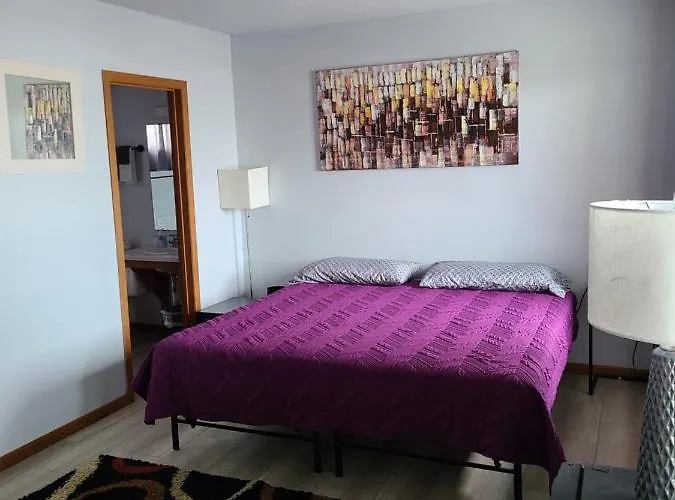 Granite Falls Hotels