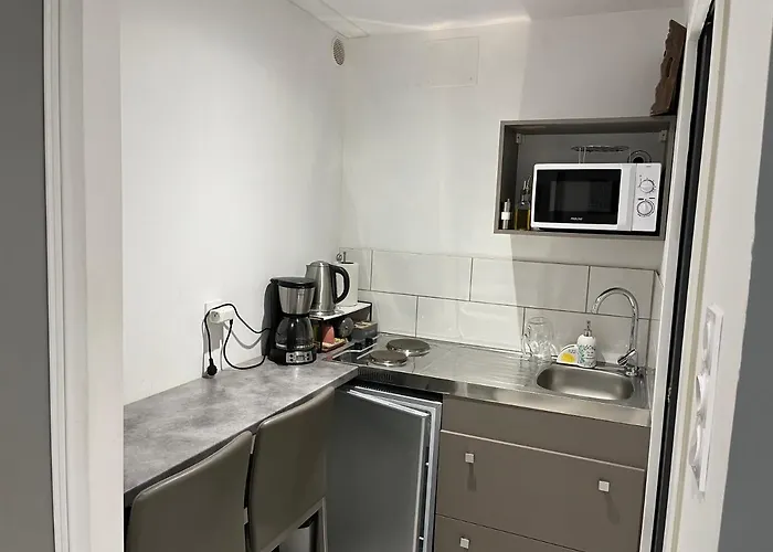 Loubat Christophe 335 Bd de Gandalou 12100 Millau