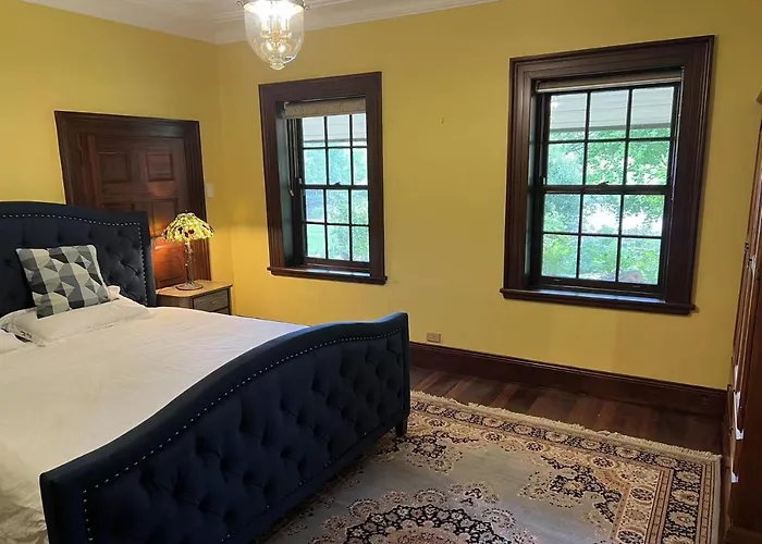 Sutton Forest Hotels