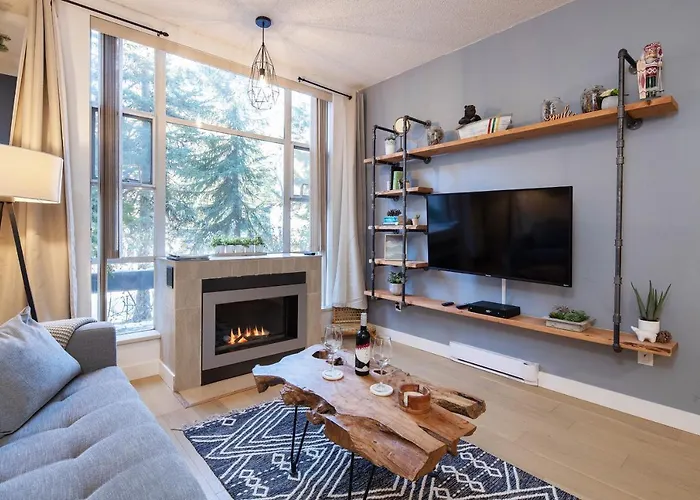 Bright Suite At Ski In/Out Glacier Lodge!