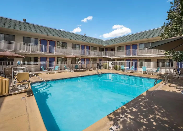 Knights Inn Sierra Vista / East Fry